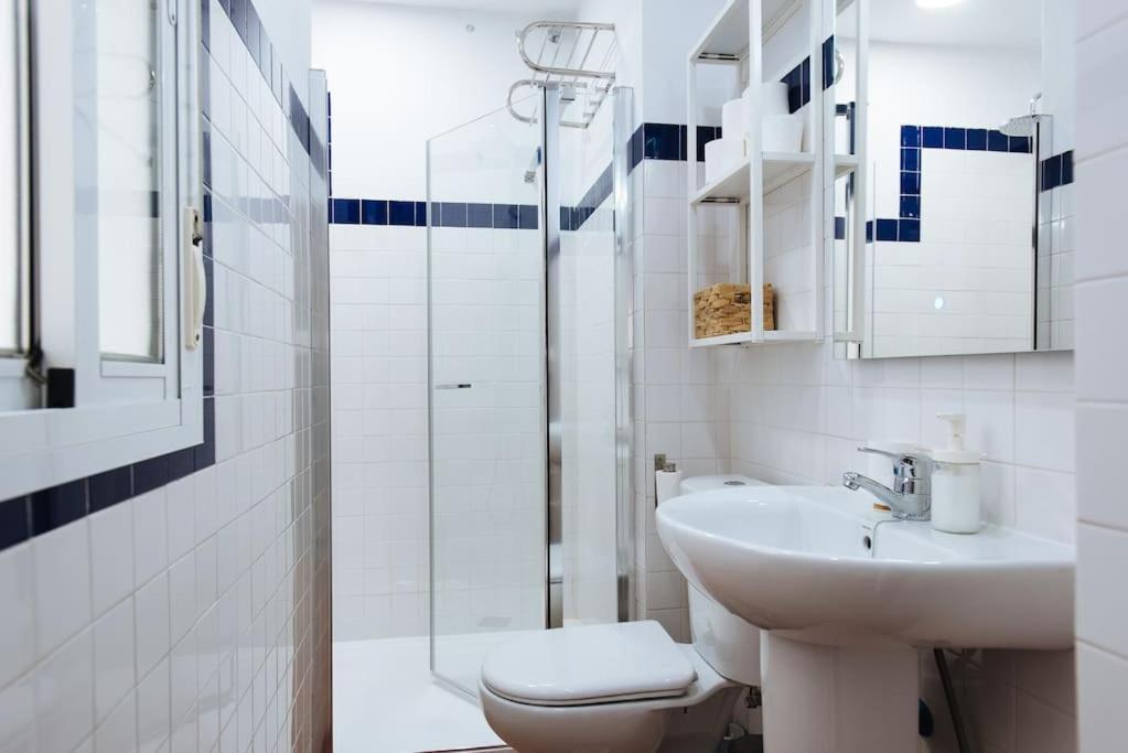 Ad2B Apartment, 300M From Cathedral With 2Br セビリア エクステリア 写真