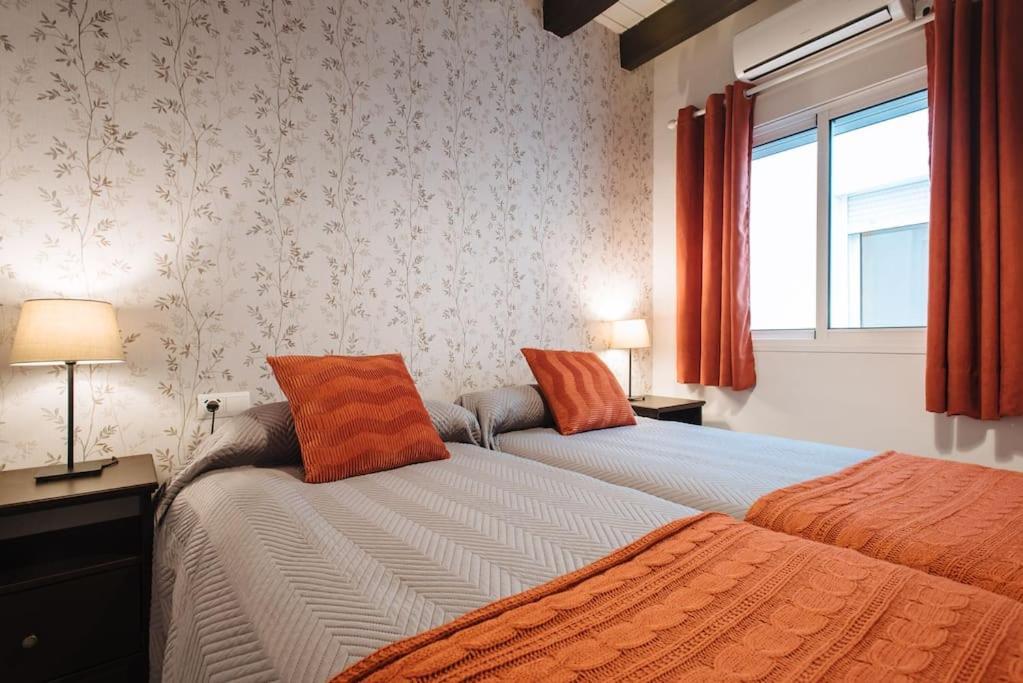 Ad2B Apartment, 300M From Cathedral With 2Br セビリア エクステリア 写真
