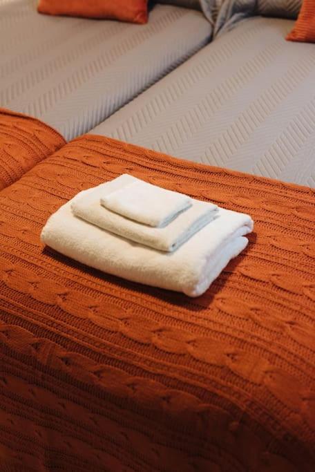 Ad2B Apartment, 300M From Cathedral With 2Br セビリア エクステリア 写真