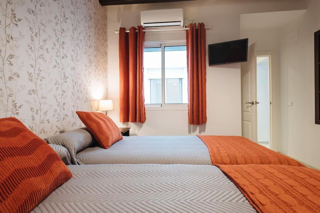 Ad2B Apartment, 300M From Cathedral With 2Br セビリア エクステリア 写真