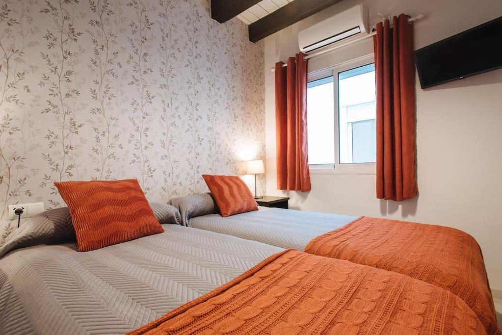 Ad2B Apartment, 300M From Cathedral With 2Br セビリア エクステリア 写真